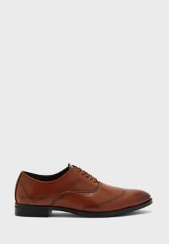 Classic Oxford Lace Ups