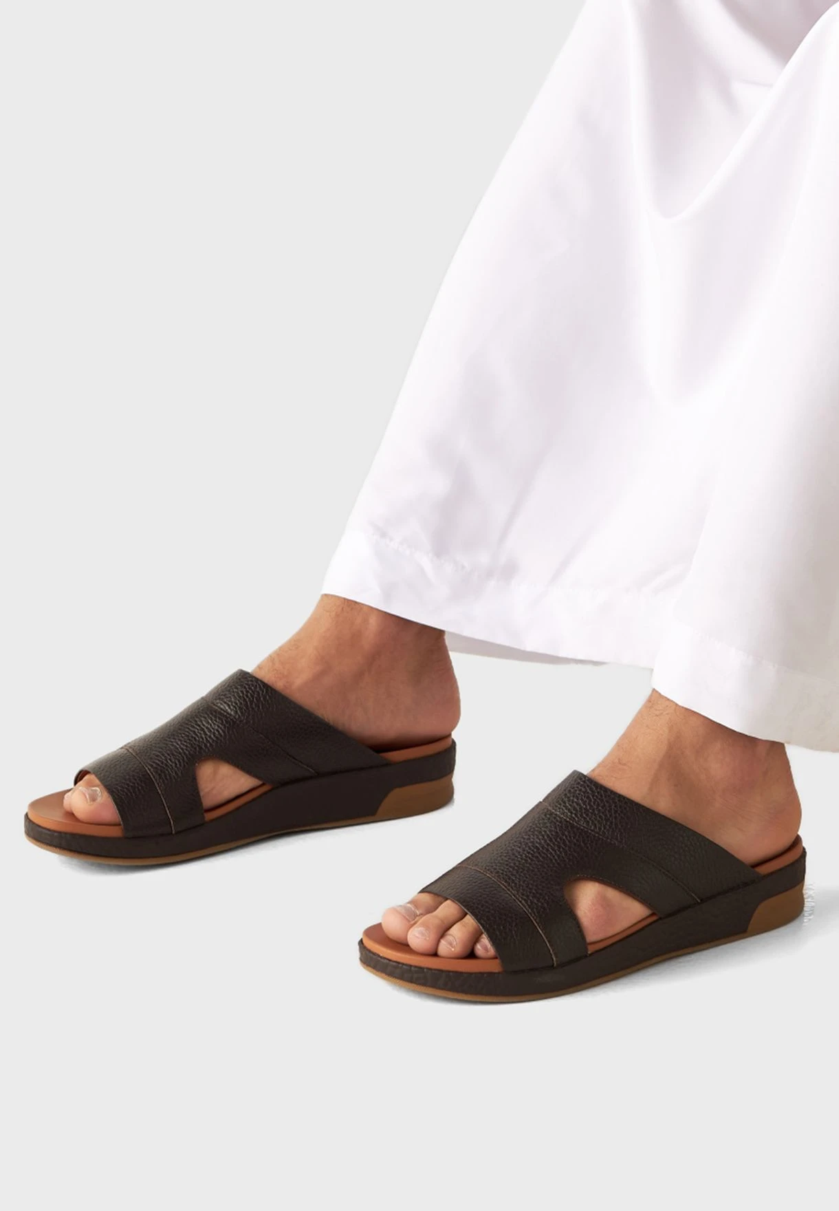 Wide Strap Arabian Sandals 2 Wide Strap Arabian Sandals - Image 2