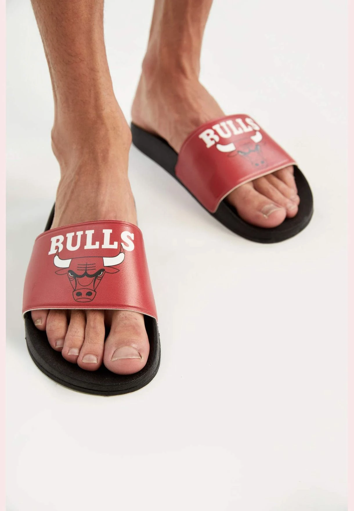 DeFacto Man NBA Chicago Bulls Licenced Slipper 2 DeFacto Man NBA Chicago Bulls Licenced Slipper - Image 2