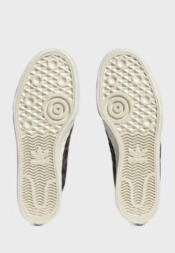 Adidas Originals Nizza Hi Rf -Easy Steps Sales 3 zoom desktop 306