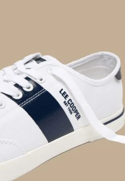 Lee Cooper Logo Low Top Sneakers -Easy Steps Sales 4 zoom desktop 183
