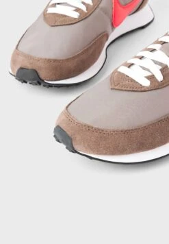 Nike Waffle 2 Sneakers -Easy Steps Sales 4 zoom desktop 207