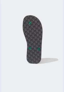 DeFacto Man NBA Milwaukee Bucks Licenced Slipper 9 DeFacto Man NBA Milwaukee Bucks Licenced Slipper -Easy Steps Sales 4 zoom desktop 564