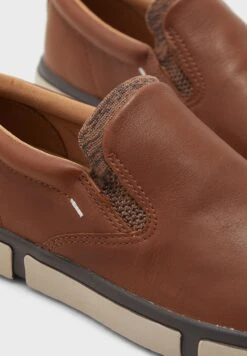 Hush Puppies Briggs Plain Toe Slip Ons 9 Hush Puppies Briggs Plain Toe Slip Ons -Easy Steps Sales 5 zoom desktop 169