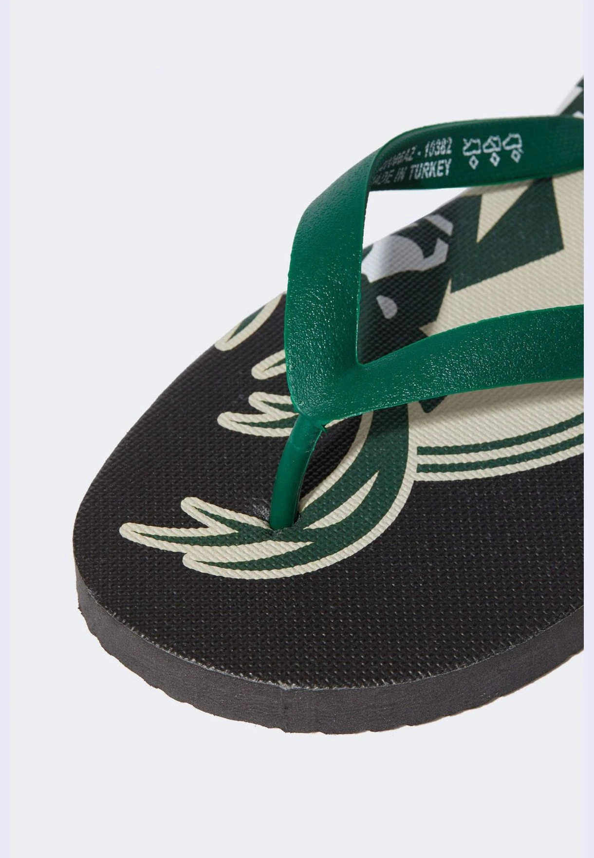 DeFacto Man NBA Milwaukee Bucks Licenced Slipper 5 DeFacto Man NBA Milwaukee Bucks Licenced Slipper - Image 5